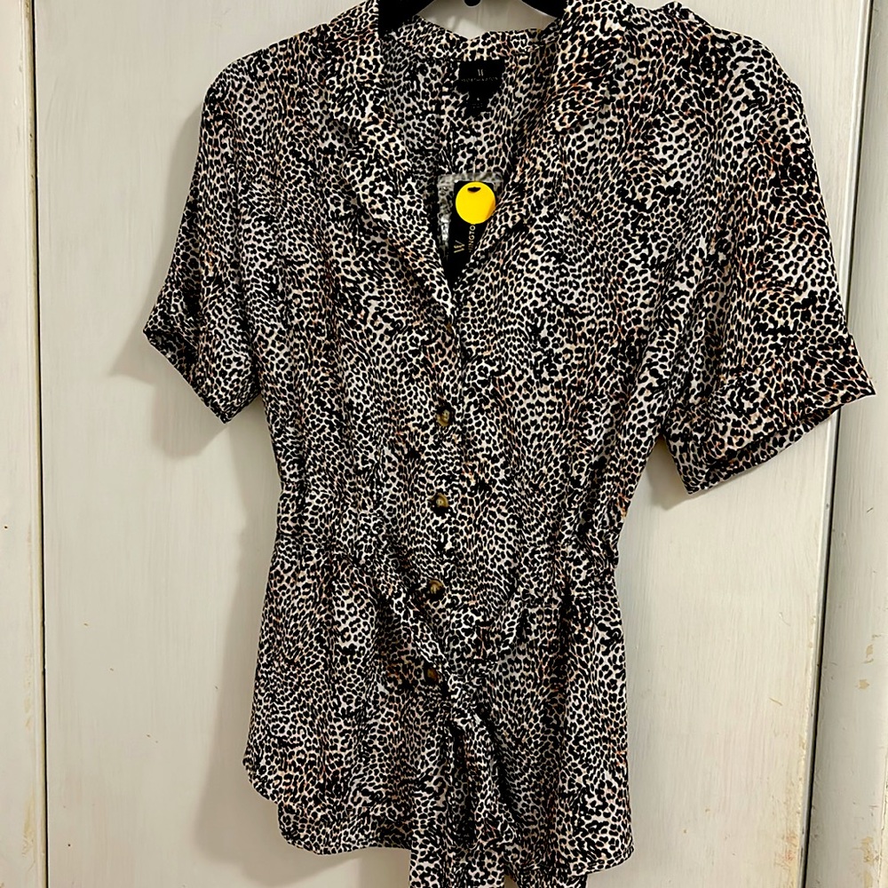 NWT Worthington Cheetah Print Collared Short Sleeve Blouse with Button Closure.